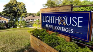 Lighthouse Motel & Cottages in Conquerall Bank