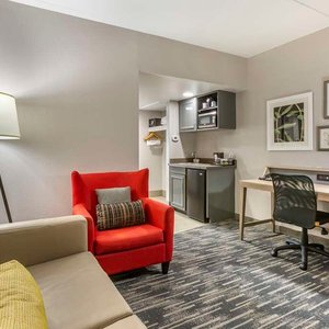 1 Bedroom Suite-King Bed