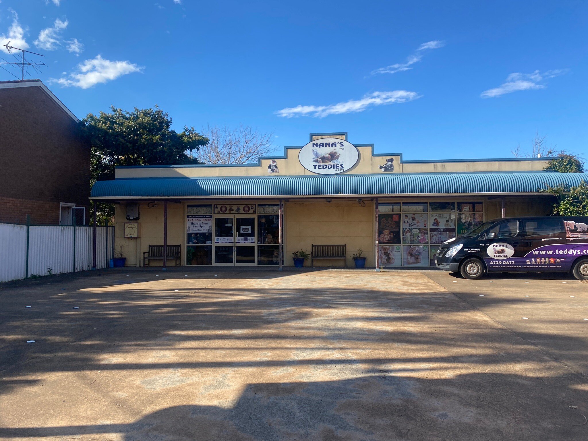 Nanas teddies store and toys