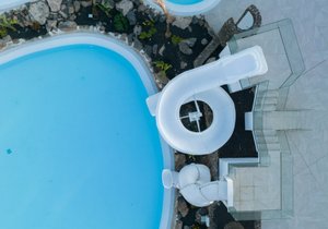 Piscina e praia