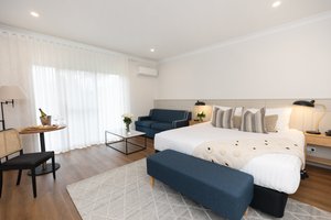 Room & Suite