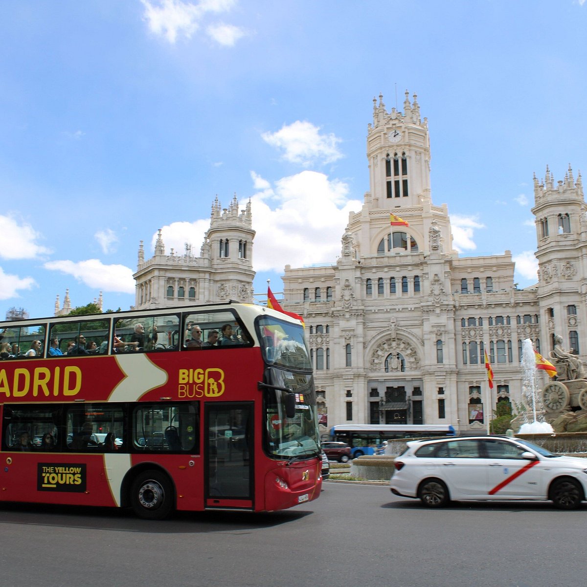 Автобус большой. Madrid Bus. Real Madrid Bus. Bus Madrid go to School Cleaning the weather channel Culture of course.