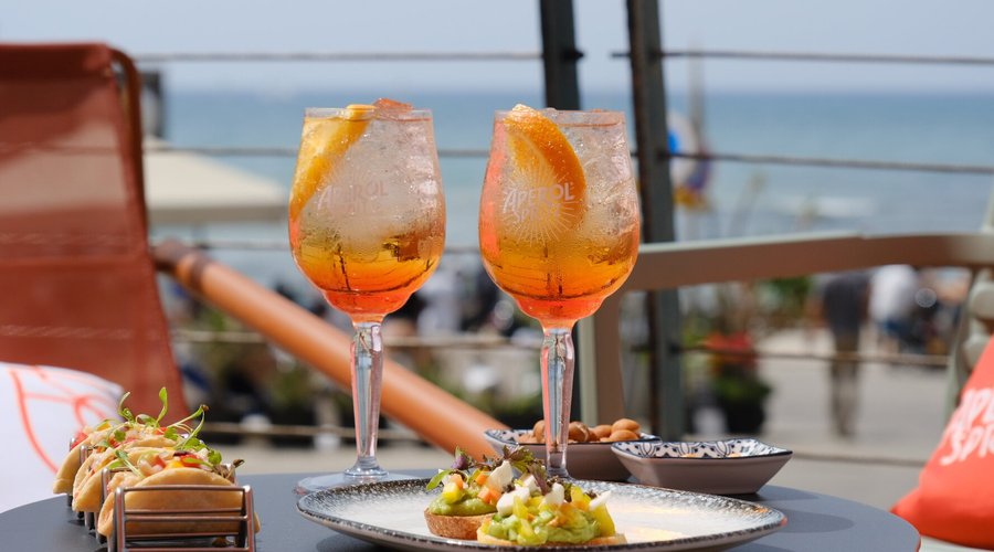 C-Deck summer bar