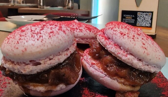 Entree di benvenuto, macarons alla genovese
