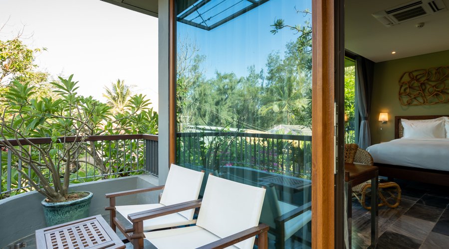 5.	CHiEM’s Villa ( private pool )  offer combination of modern & nature with average 85 square meters overlooking pool/ ocean with private terrace, kitchen & pool. A comfortable sitting area with a sofa and a long working desk. Two bedrooms are available with Queen size beds. Each room is tastefully decorated with wooden artifacts and pottery from local