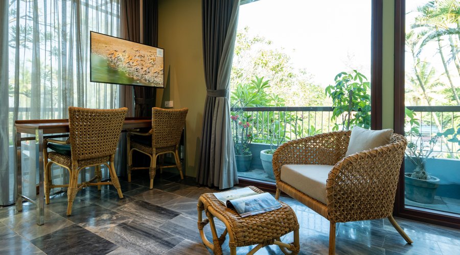 5.	CHiEM’s Villa ( private pool )  offer combination of modern & nature with average 85 square meters overlooking pool/ ocean with private terrace, kitchen & pool. A comfortable sitting area with a sofa and a long working desk. Two bedrooms are available with Queen size beds. Each room is tastefully decorated with wooden artifacts and pottery from local