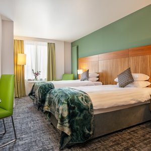 Twin bedroom overlooking the Garavogue River