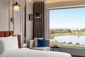 Room & Suite