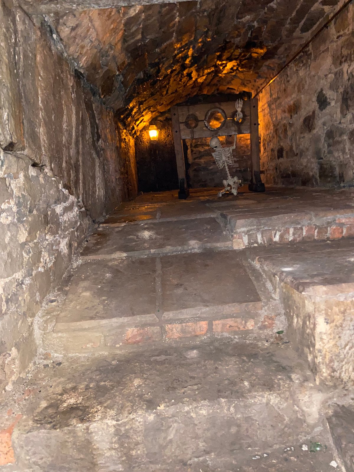 evening underground ghost tour edinburgh