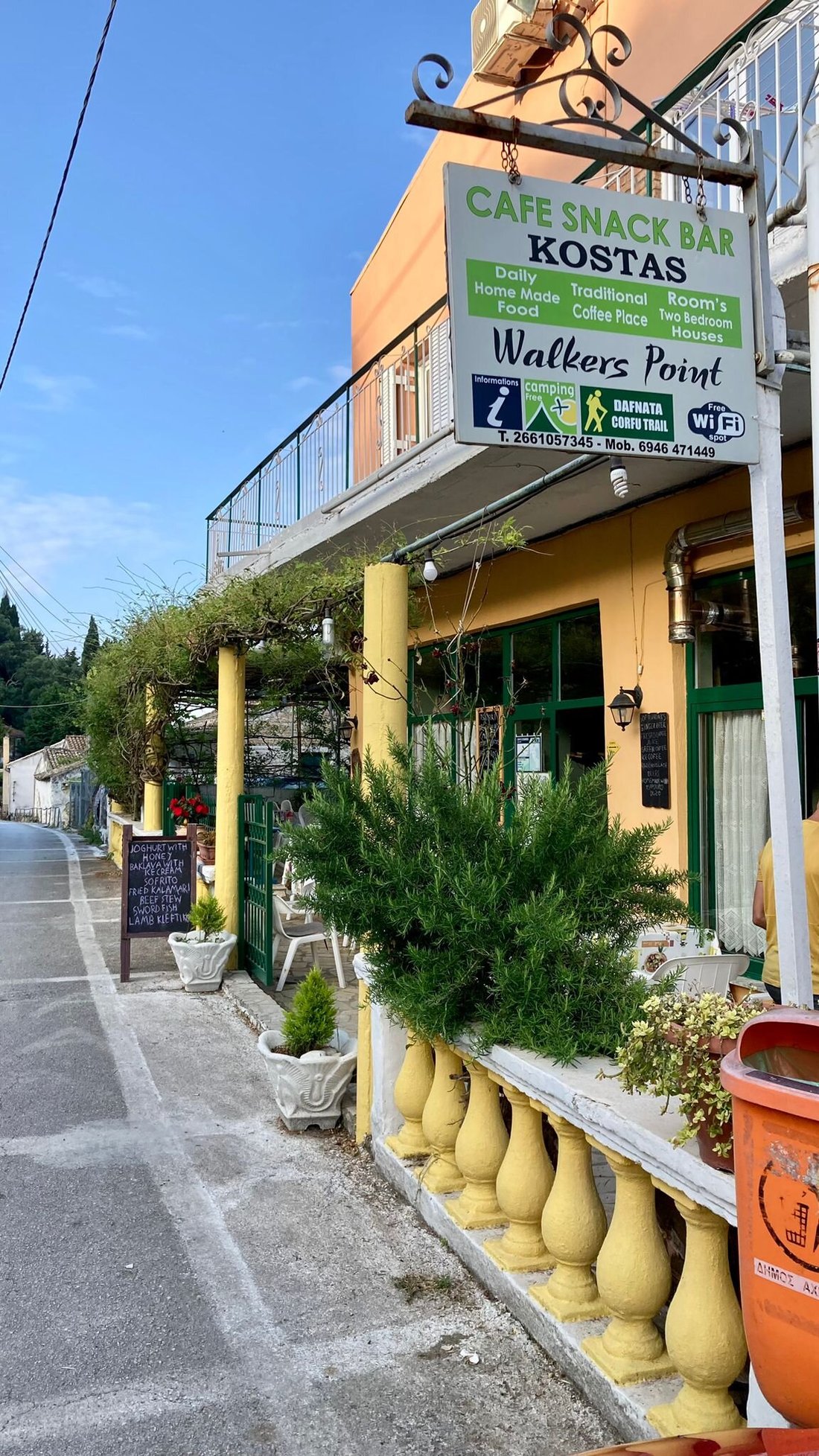 KOSTAS BAR WALKERS POINT (Dafnata) - отзывы, фото и сравнение цен -  Tripadvisor