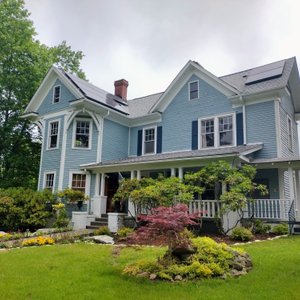 Manor on Main is a 4-bedroom, 4 1/2-bath main house boasts a relaxing parlor, formal dining room, fully appointed cooks' kitchen, expansive porches, dedicated office, and so much more. Once a grand bed & breakfast, the classic and romantic Victorian architecture of this beautiful house will transport you to an elegant, bygone era without sacrificing the convenience of modern living. Our renovations respectfully balance the historic values of this exquisite vacation rental.