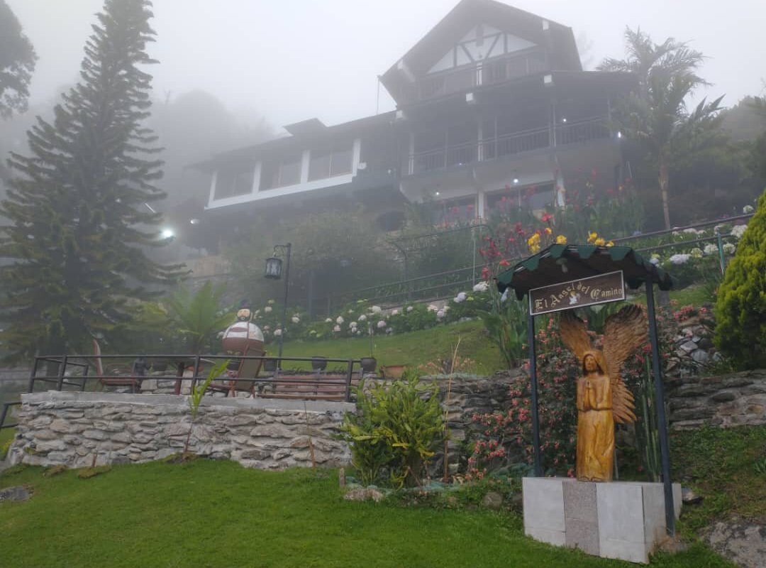 Chalet Rancho Luis image