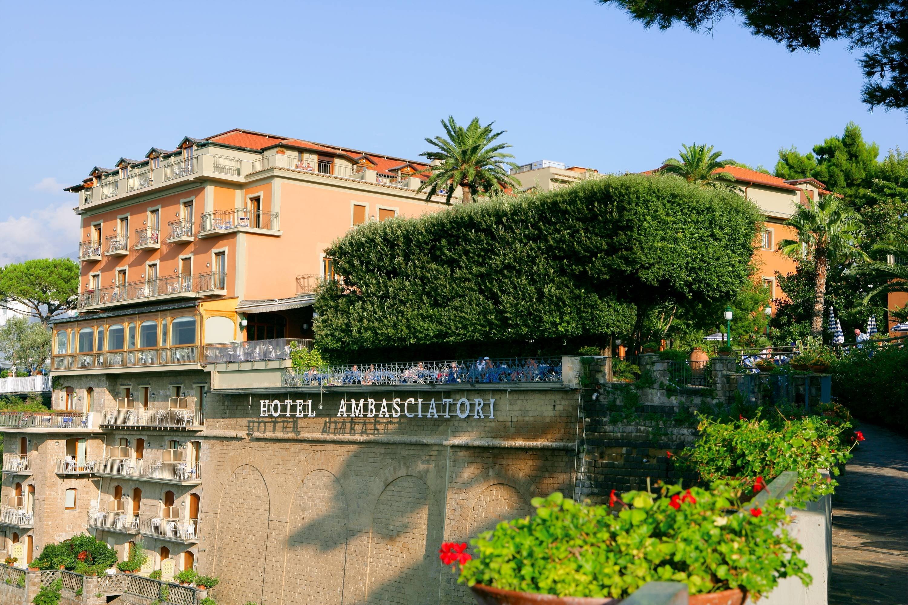 GRAND HOTEL AMBASCIATORI SORRENTO IT LIA 2 266 Fotos Compara O De   Vista Esterna Dell Hotel 