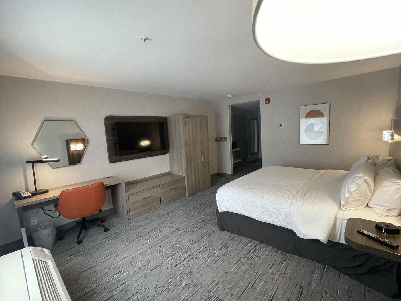 HOLIDAY INN EXPRESS & SUITES BRATTLEBORO, AN IHG HOTEL $199 ($̶2̶5̶8̶ ...