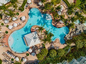 Piscina y playa
