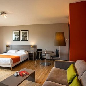 C8C560 Guest Room