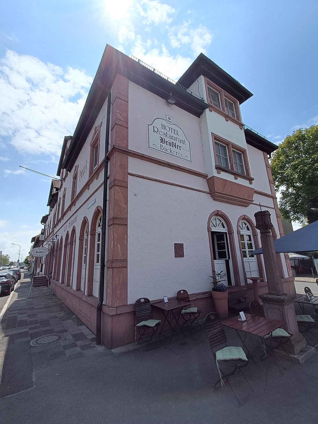 HOTEL RESTAURANT BROESSLER (Stockstadt am Main) - отзывы, фото и сравнение  цен - Tripadvisor