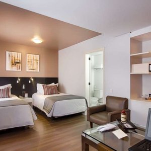 2 Twin Beds