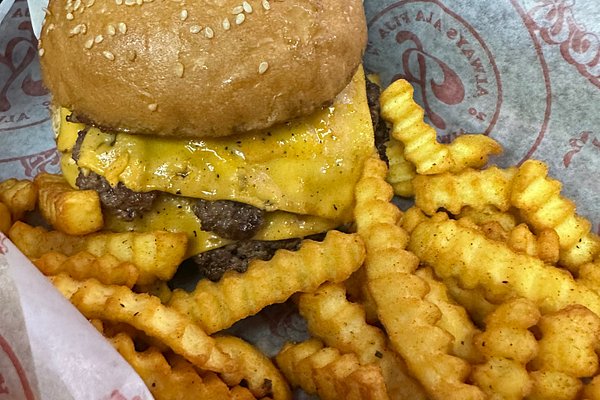 12 Best Burgers in Medellín: Best Burger Places in the Aburrá Valley