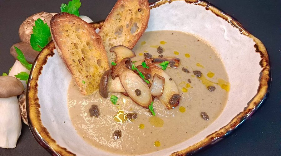 Truffle mushroom soup