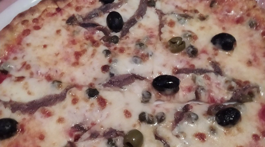 Pizze grandi, veramente buone. 
