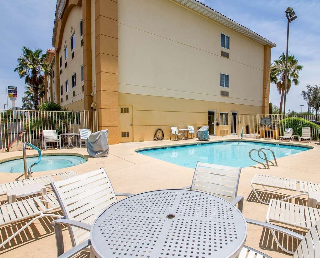 Comfort Suites Peoria Sports Complex - UPDATED 2023 Prices, Reviews ...