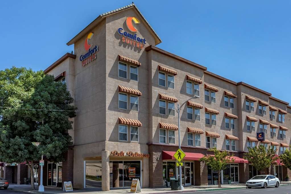 COMFORT SUITES VISALIA CONVENTION CENTER Updated 2024 Prices & Hotel Reviews (CA)