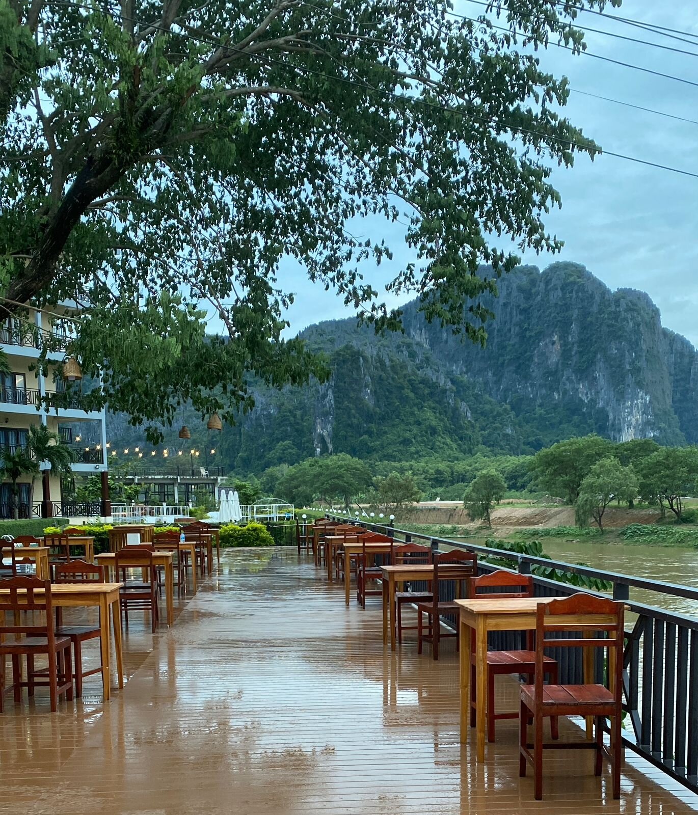 LISHA RIVERSIDE HOTEL Vang Vieng Hotel Reviews Photos Rate   Riverside Restaurant 