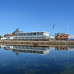 Hørby Færgekro - nyd udsigten over fjorden
