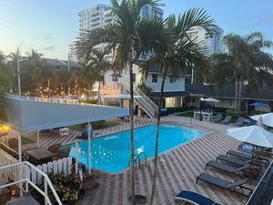 Sea Step Suites Pompano Beach