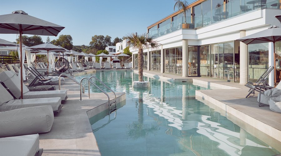 Amnissos Residence - Main Swimming Pool Area
