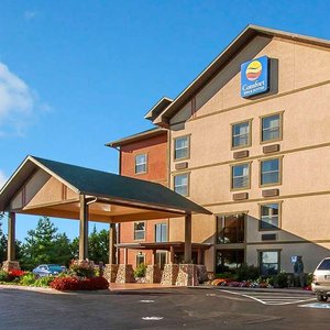 Comfort Inn &amp; Suites, hotel in Branson
