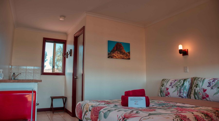 Plainsview Lodge - Quail Queen Ensuite