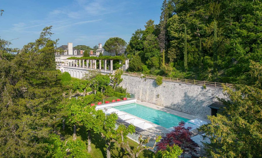 Piscine du Château de Rochecotte. Hôtel de caractère situé entre Tours et Saumur.