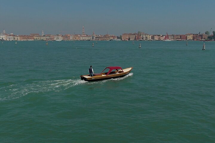 2024 Venice 5 Hour Guided Tour Of The Magic Islands By Vintage Boat   Caption 