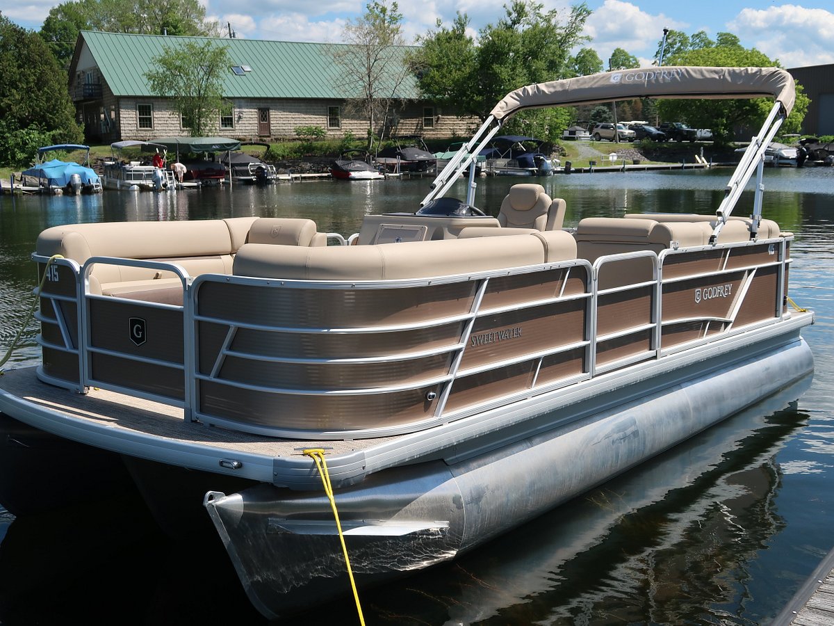 Boating 101: How to Tie a Boat to a Dock - Woodard Marine