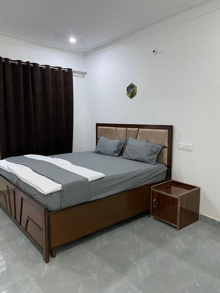 BLISS WHITE CAFE , HOTEL&RESTAURANT (Kantha) - Hostel Reviews & Photos ...