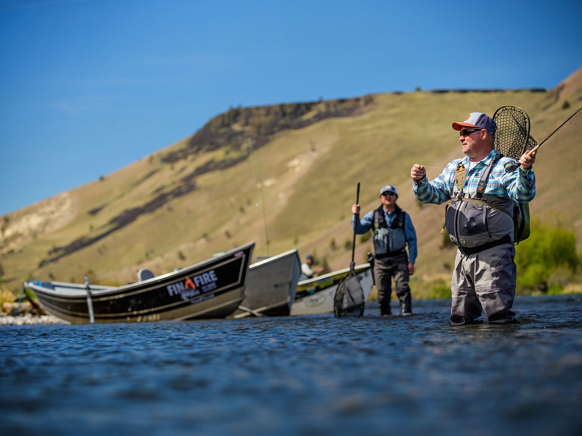 Outcast Boats Summit - Fin & Fire Fly Shop