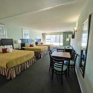 Ocean Plaza Oceanfront Hotel in Myrtle Beach