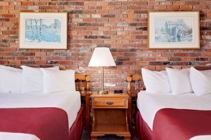 Room & Suite