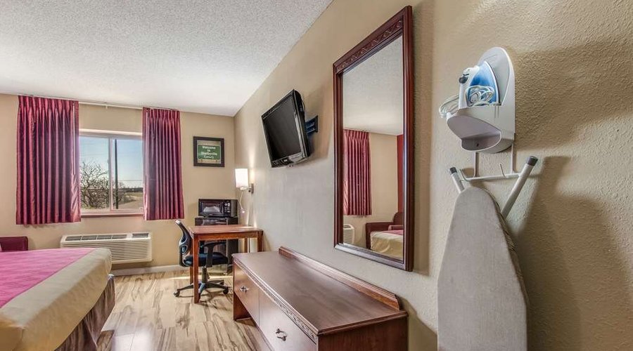 Spacious guest room