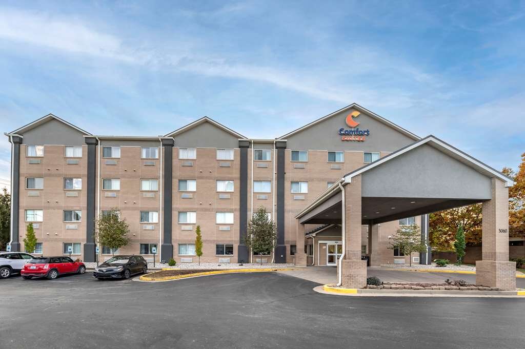 COMFORT SUITES KEENELAND Updated 2024 Reviews Photos Prices   Hotel Exterior 