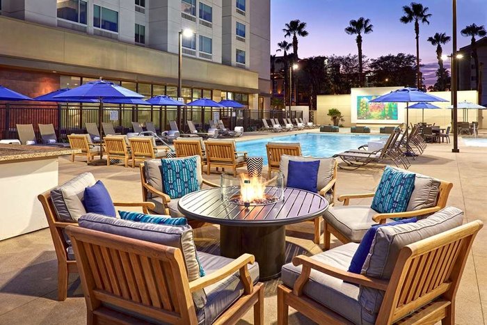 cambria hotel anaheim to lax airport