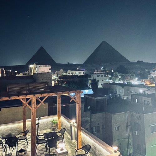 Pyramids Gate Inn image