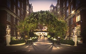 St. Ermin's Hotel, Autograph Collection in London