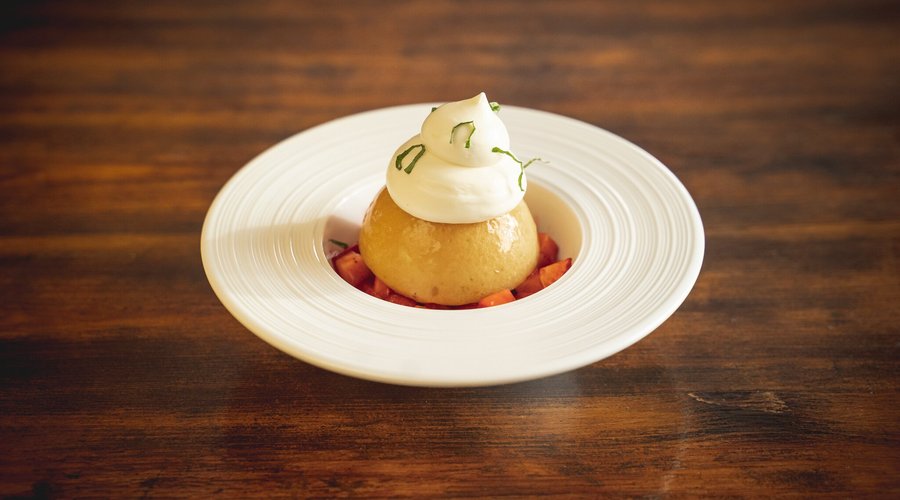 Babà al rhum e le nostre fragole 