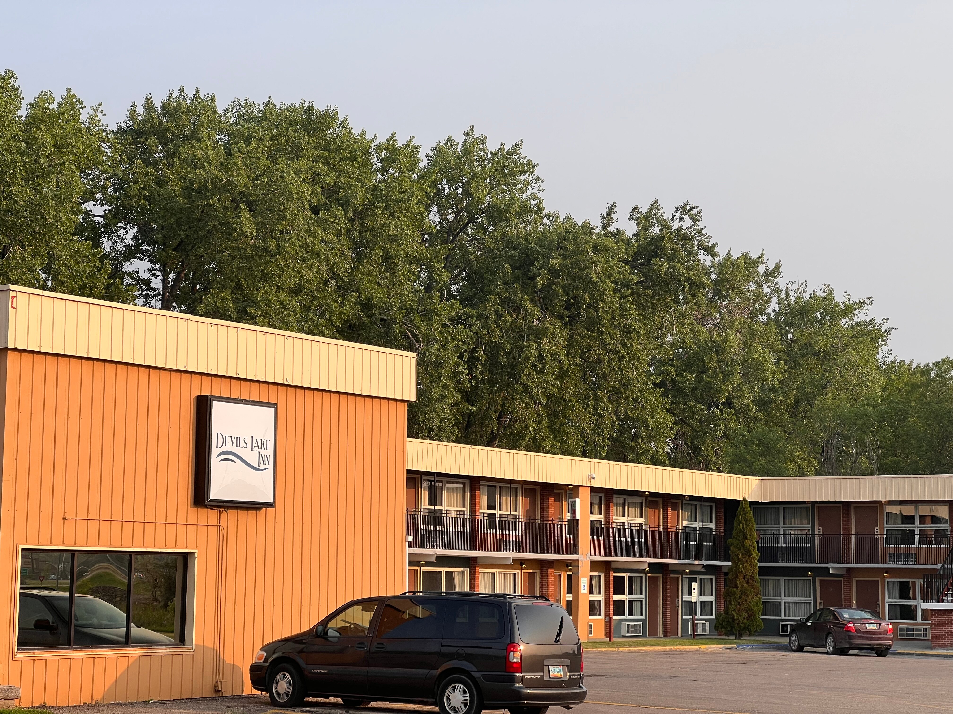 DEVILS LAKE INN Prices Motel Reviews ND   Devils Lake Inn 