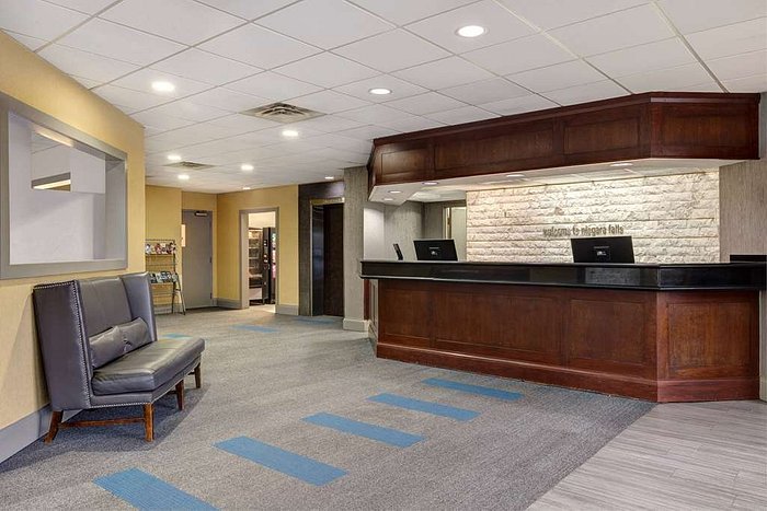 DAYS INN BY WYNDHAM NIAGARA FALLS NEAR THE FALLS $47 ($̶5̶7̶) - Updated ...