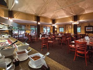 OUTBACK PIONEER HOTEL (AU$281): 2023 Prices & Reviews (Uluru-Kata Tjuta ...