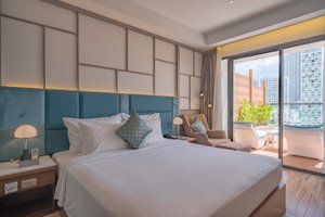 Room & Suite